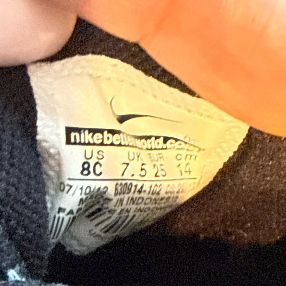 Nike Kids Black and Blue Sneakers - Picture 3 of 3